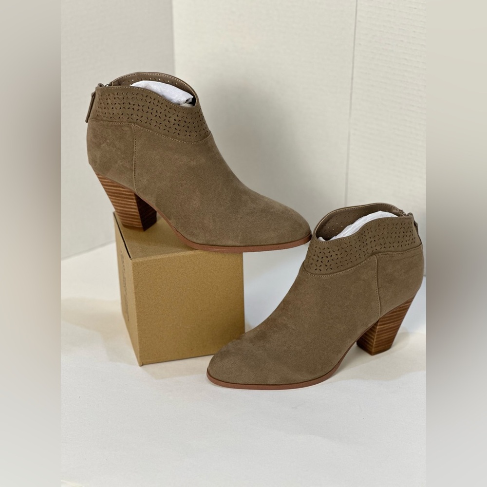 Violet & Red Jackson Lazer Cut Topline Bootie 8